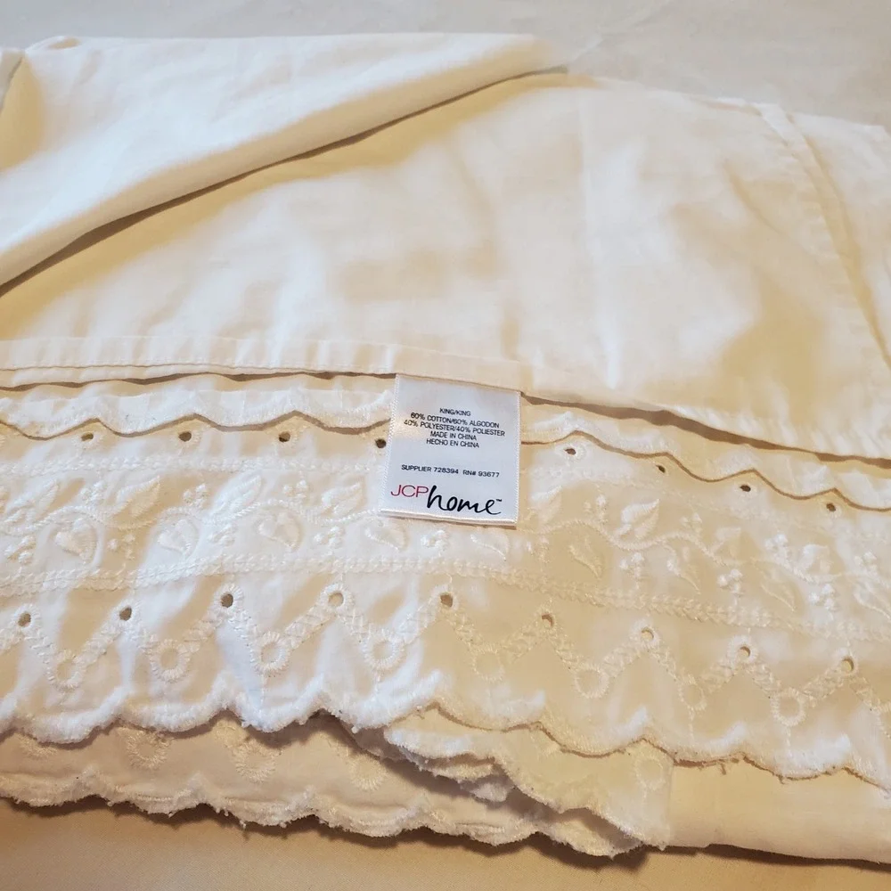 JC Penney Home King Flat Sheet White Eyelet Lace Scalloped Border Cotton Blend